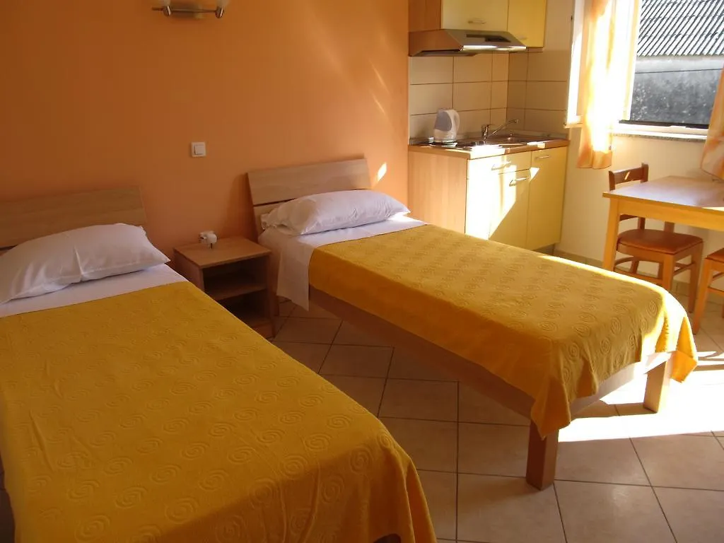 Hotel Petrcane